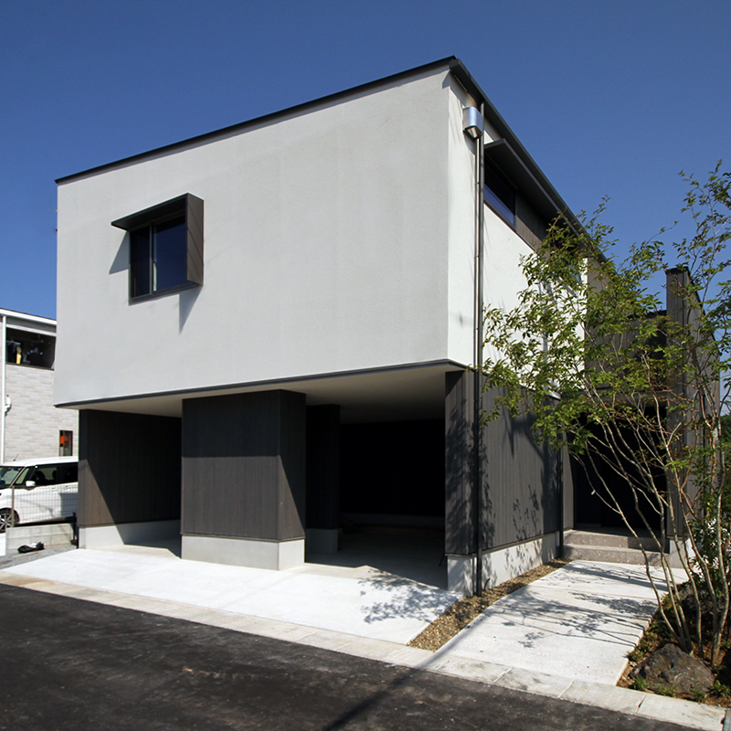 【中津市牛神町】まちかどモデルハウス「空と暮らす、ガレージのある家」ただいま好評公開中!
